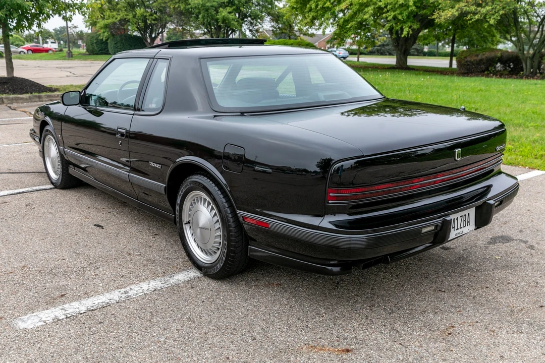 1992 Oldsmobile Toronado - Image 8 of 31