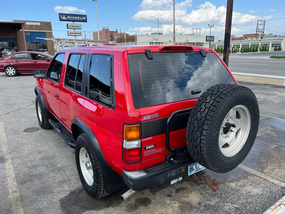1995 Nissan Pathfinder 1st Gen - Image 6 of 31