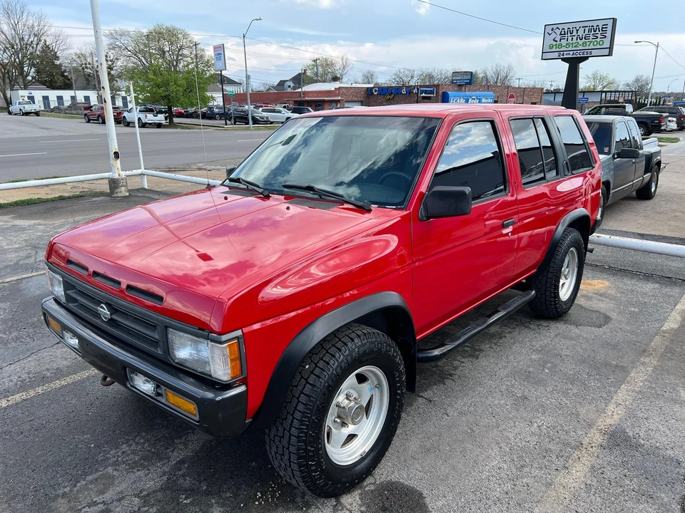 1995 Nissan Pathfinder 1st Gen - Image 4 of 31