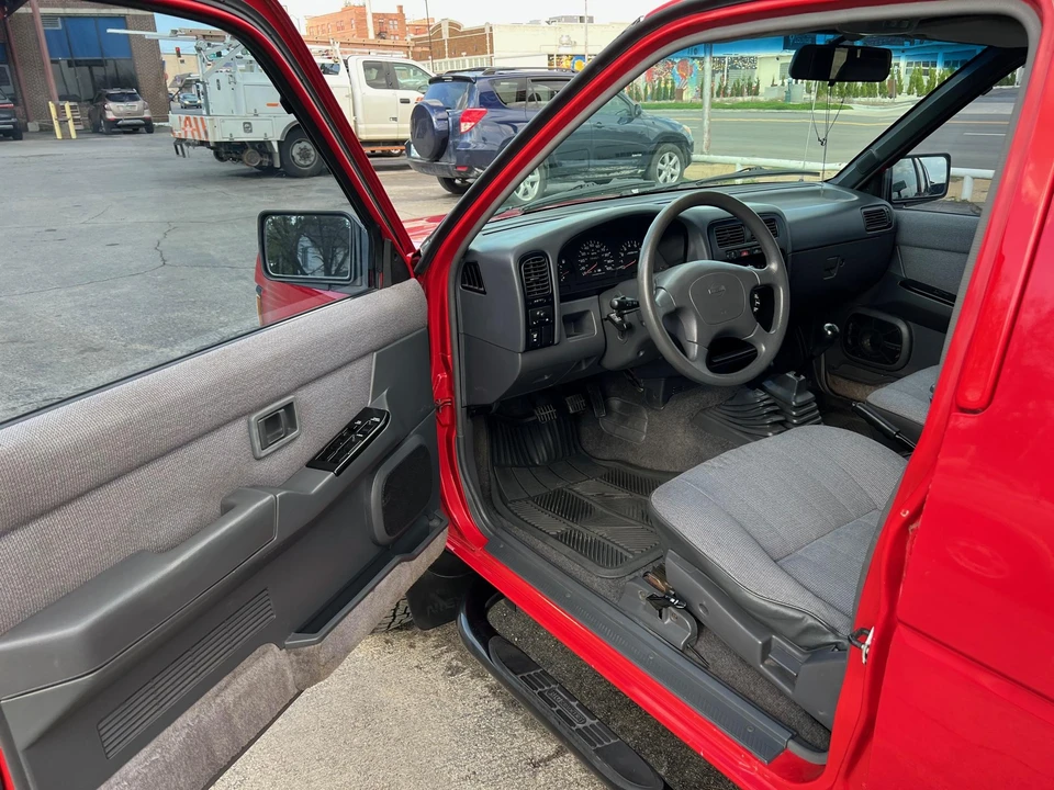 1995 Nissan Pathfinder 1st Gen - Image 23 of 31