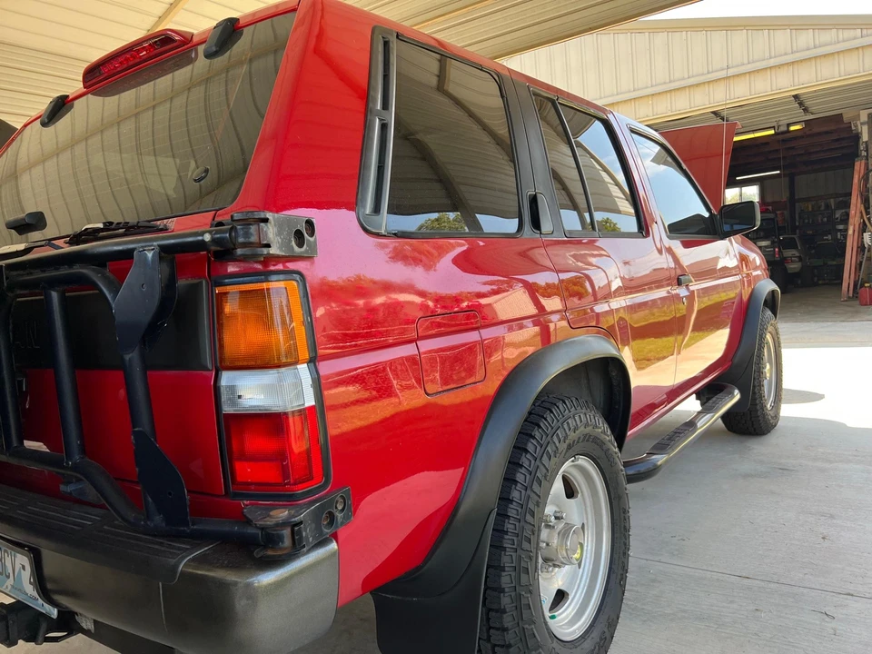 1995 Nissan Pathfinder 1st Gen - Image 18 of 31