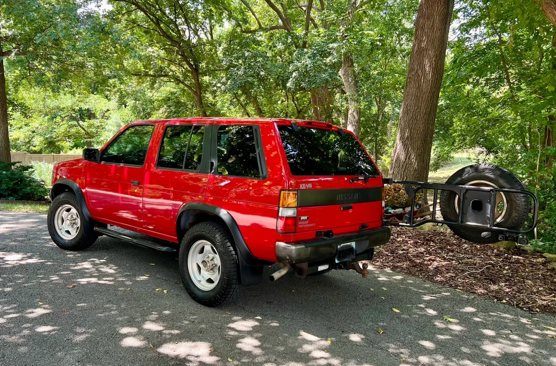 1995 Nissan Pathfinder 1st Gen - Image 11 of 31