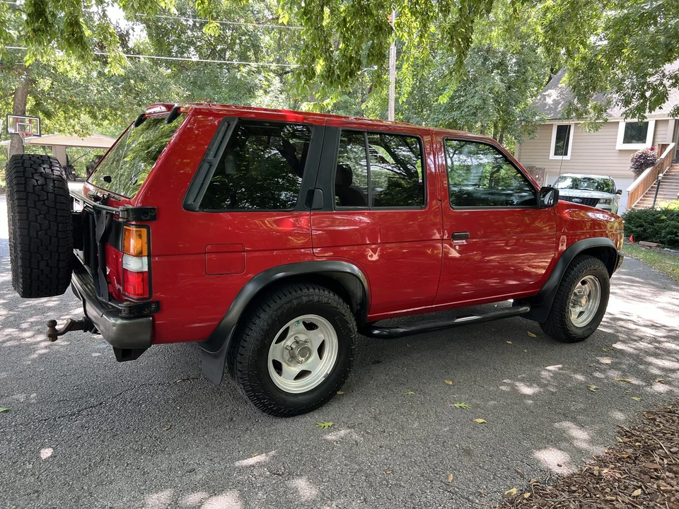 1995 Nissan Pathfinder 1st Gen - Image 12 of 31