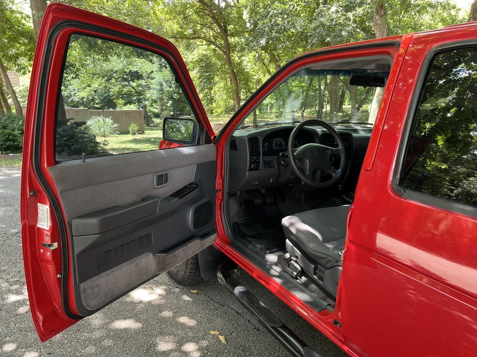1995 Nissan Pathfinder 1st Gen - Image 22 of 31