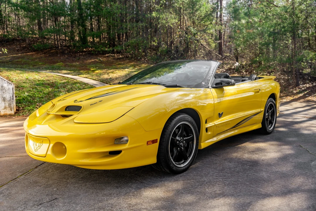 2002 Pontiac Firebird Trans Am 4th Gen - Image 2 of 31