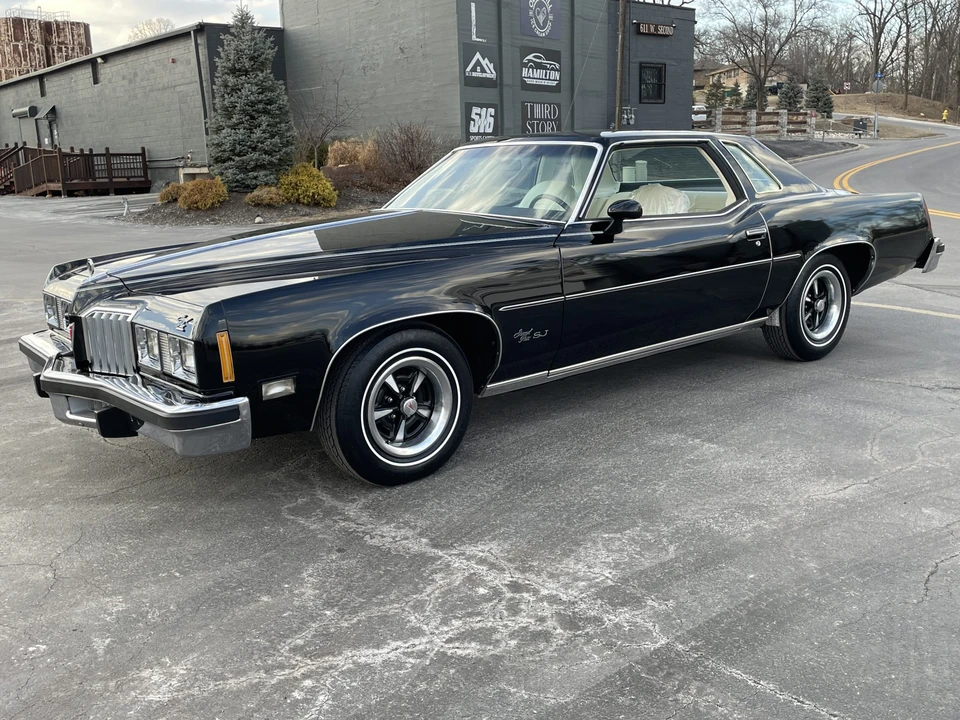 1977 Pontiac Grand Prix 3rd+ Gen - Image 2 of 31