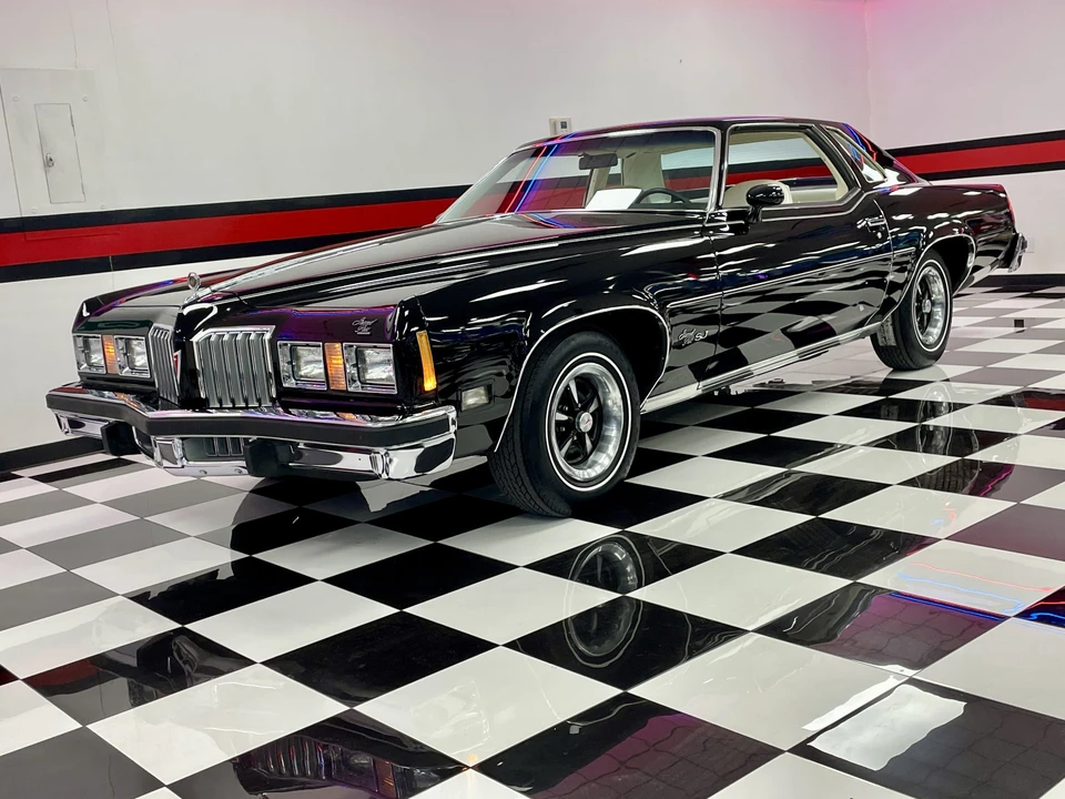 1977 Pontiac Grand Prix 3rd+ Gen - Image 7 of 31