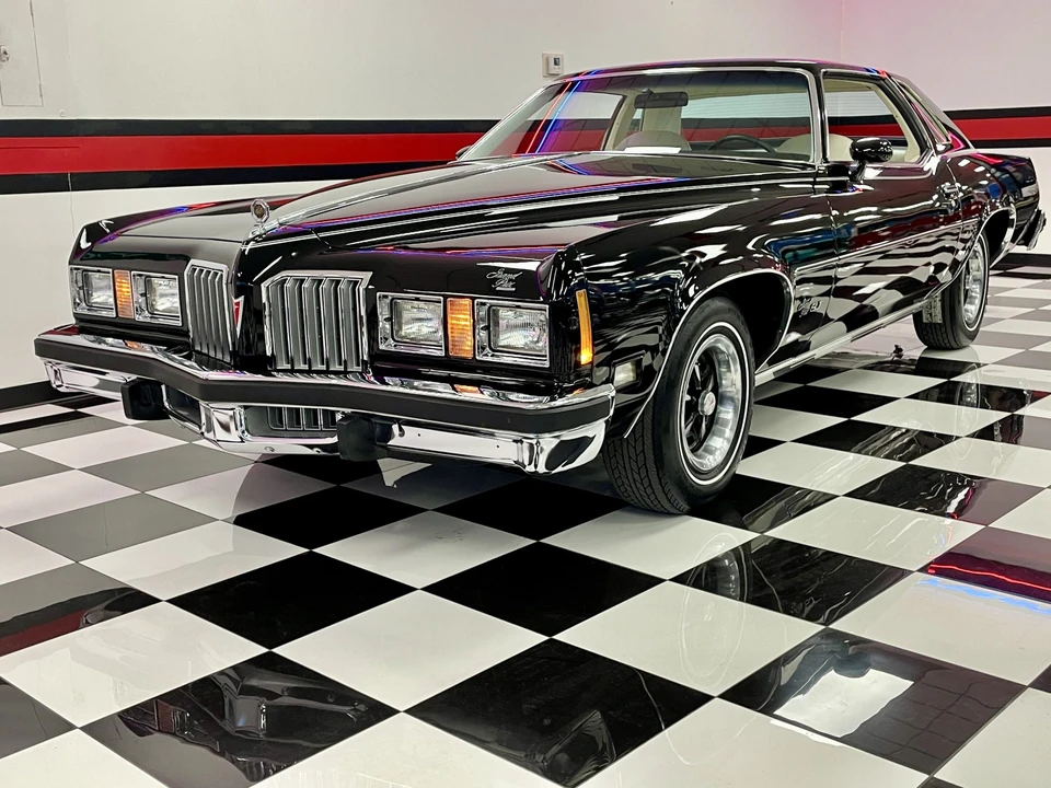1977 Pontiac Grand Prix 3rd+ Gen - Image 8 of 31