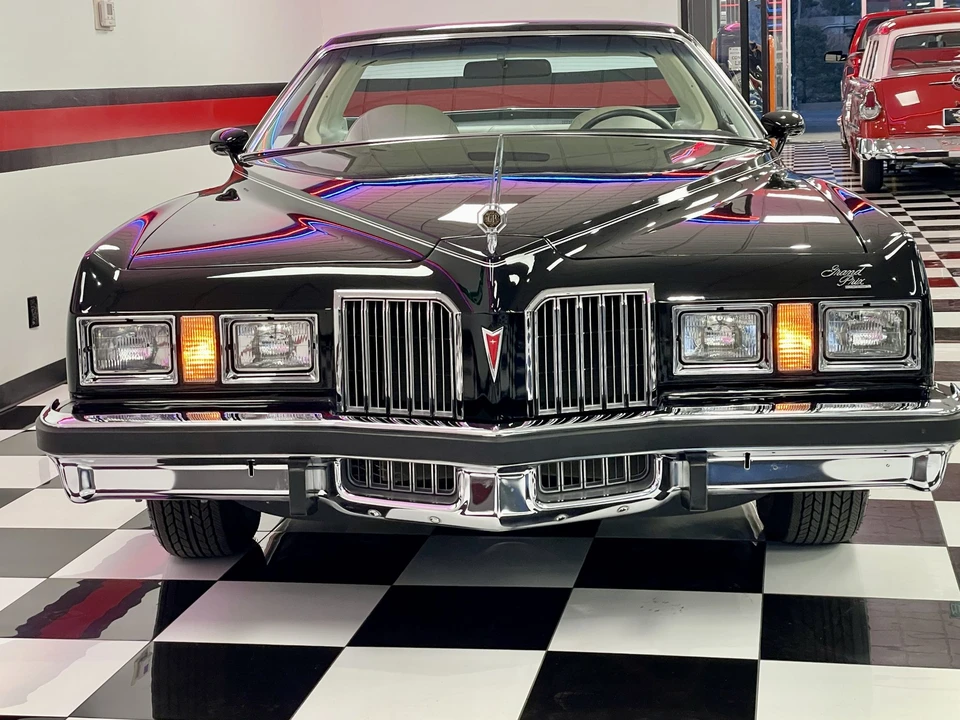 1977 Pontiac Grand Prix 3rd+ Gen - Image 12 of 31