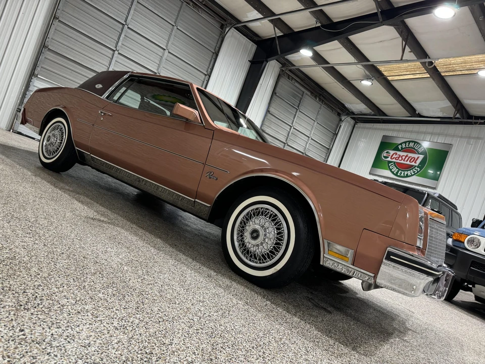1982 Buick Riviera 4th-7th Gen - Image 22 of 31