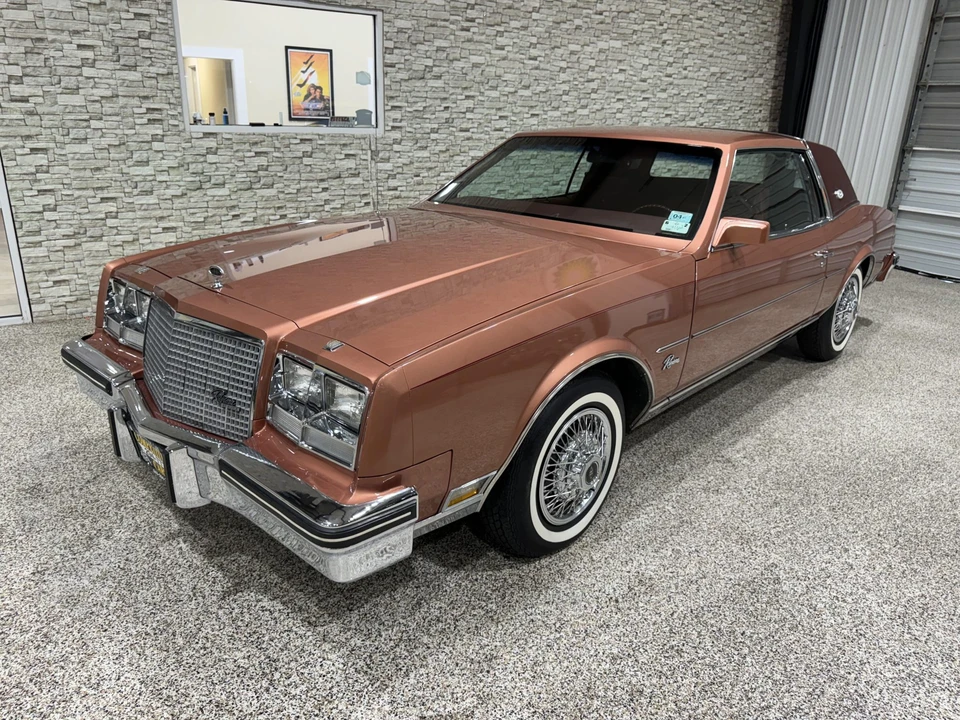 1982 Buick Riviera 4th-7th Gen - Image 2 of 31
