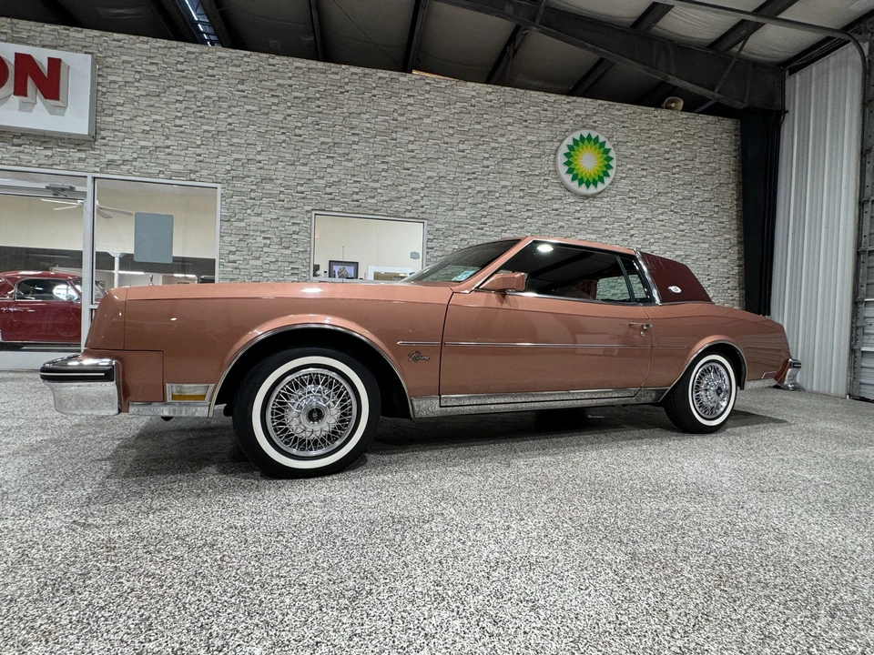 1982 Buick Riviera 4th-7th Gen - Image 7 of 31