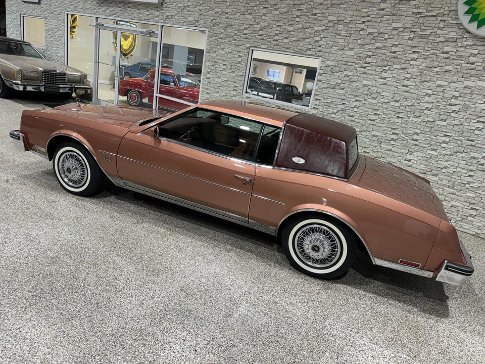 1982 Buick Riviera 4th-7th Gen - Image 9 of 31