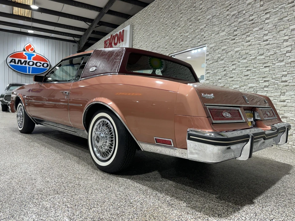 1982 Buick Riviera 4th-7th Gen - Image 13 of 31