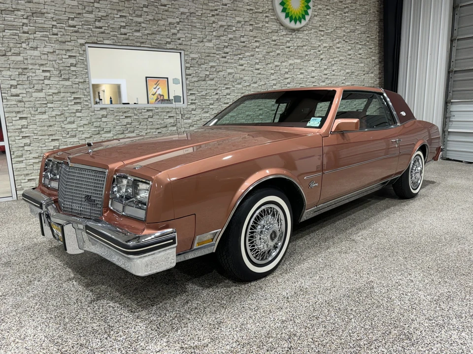 1982 Buick Riviera 4th-7th Gen - Image 4 of 31
