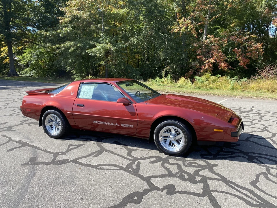 1989 Pontiac Firebird 3rd Gen - Image 8 of 31
