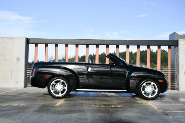 2004 Chevrolet SSR - Image 3 of 7
