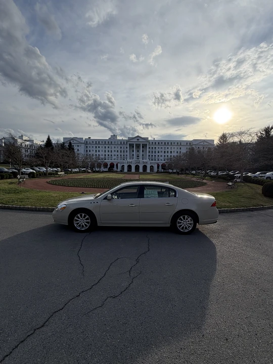 2011 Buick Lucerne - Image 5 of 31