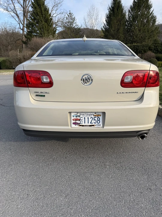 2011 Buick Lucerne - Image 10 of 31