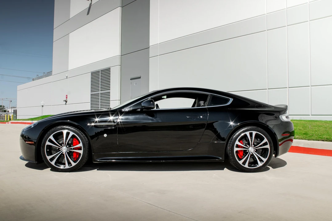 2012 Aston Martin V12 Vantage (2010-2018) - Image 4 of 31