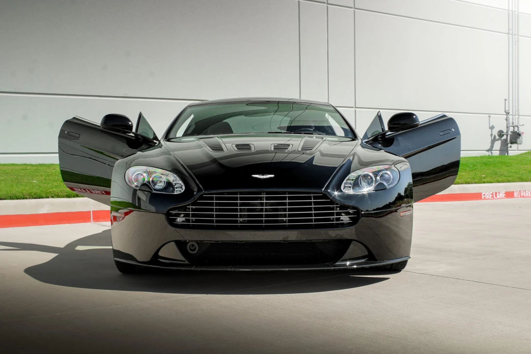 2012 Aston Martin V12 Vantage (2010-2018) - Image 12 of 31