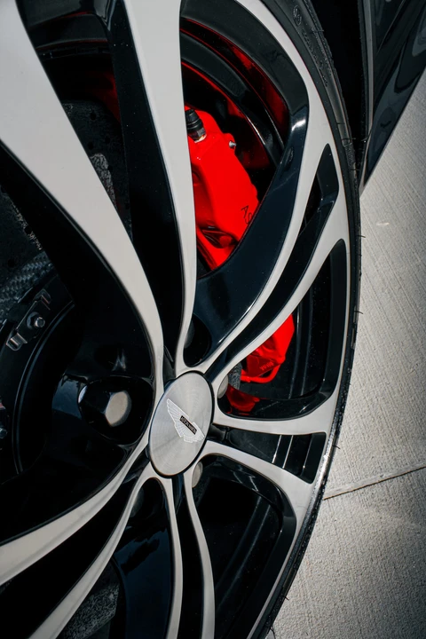 2012 Aston Martin V12 Vantage (2010-2018) - Image 31 of 31