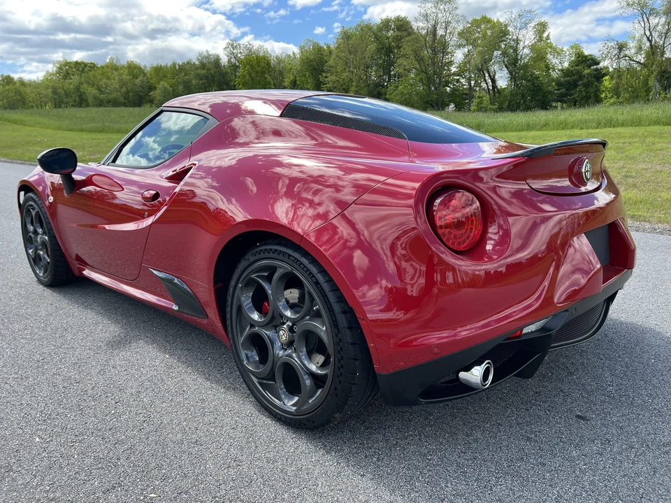 2015 Alfa Romeo 4C Coupe - Image 18 of 31