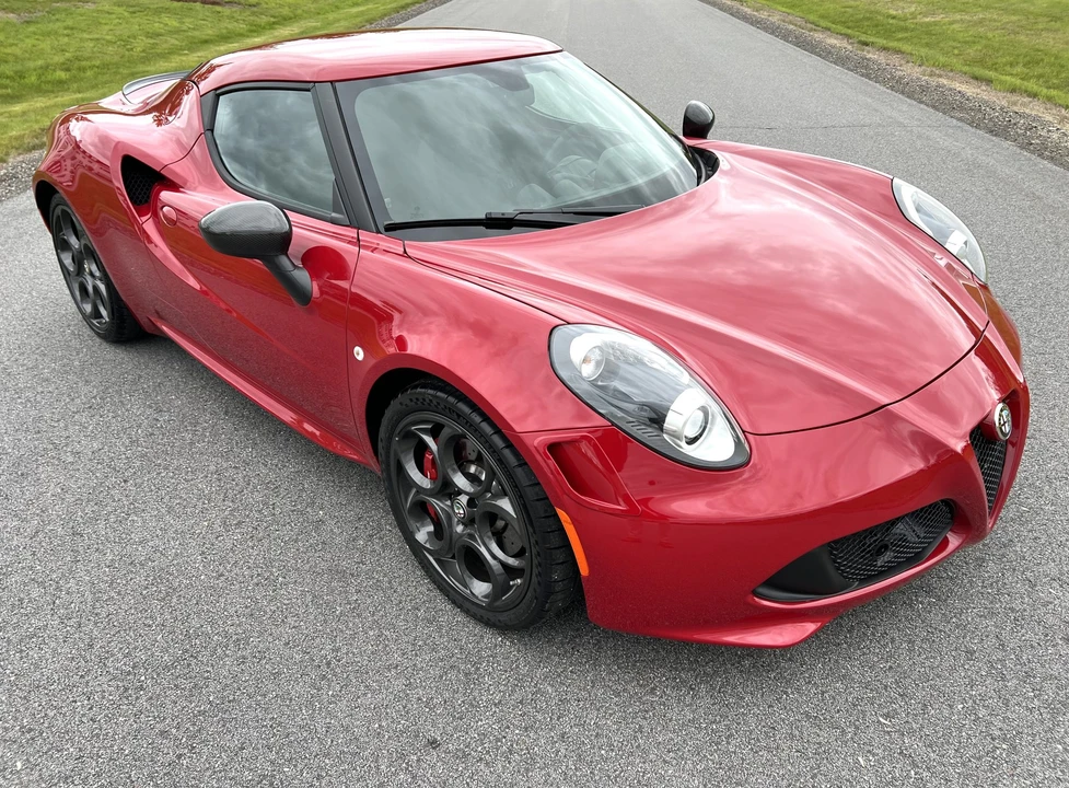 2015 Alfa Romeo 4C Coupe - Image 28 of 31