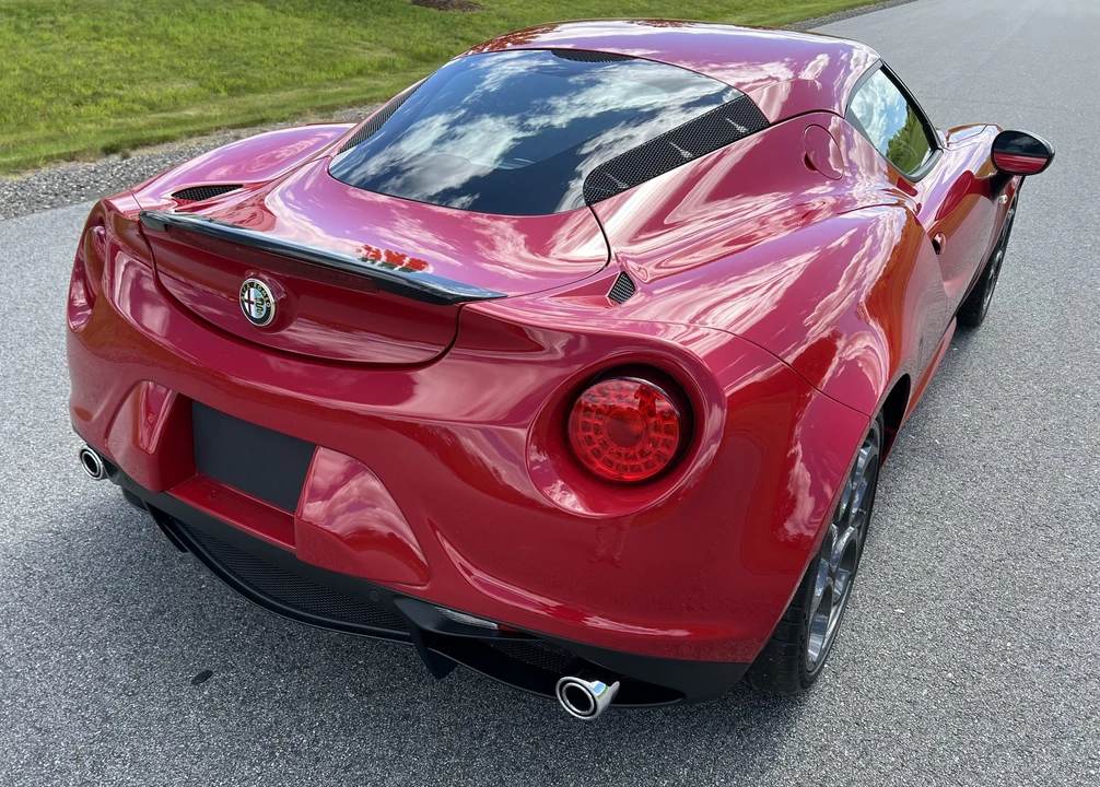 2015 Alfa Romeo 4C Coupe - Image 24 of 31