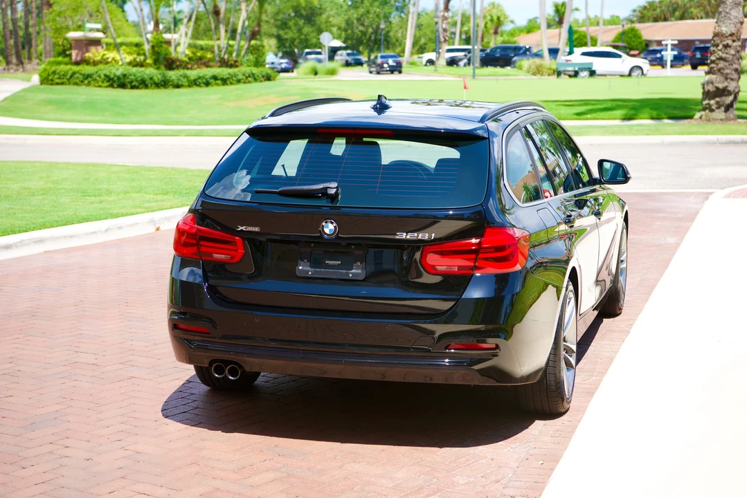 2016 BMW F31 3 Series Touring - Image 10 of 31