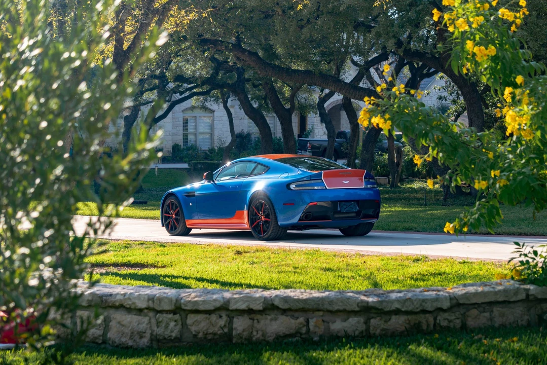 2017 Aston Martin V12 Vantage (2010-2018) - Image 10 of 31