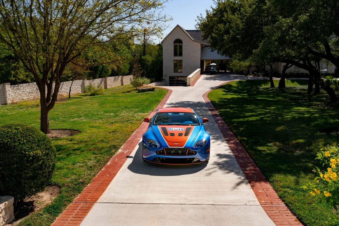 2017 Aston Martin V12 Vantage (2010-2018) - Image 29 of 31