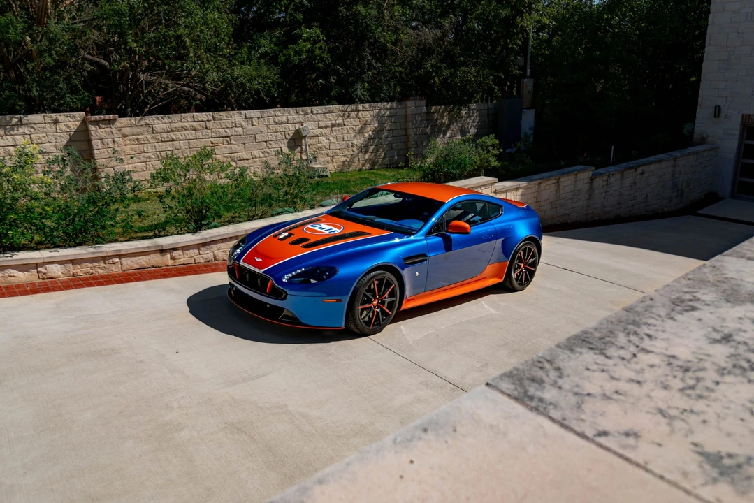 2017 Aston Martin V12 Vantage (2010-2018) - Image 3 of 31
