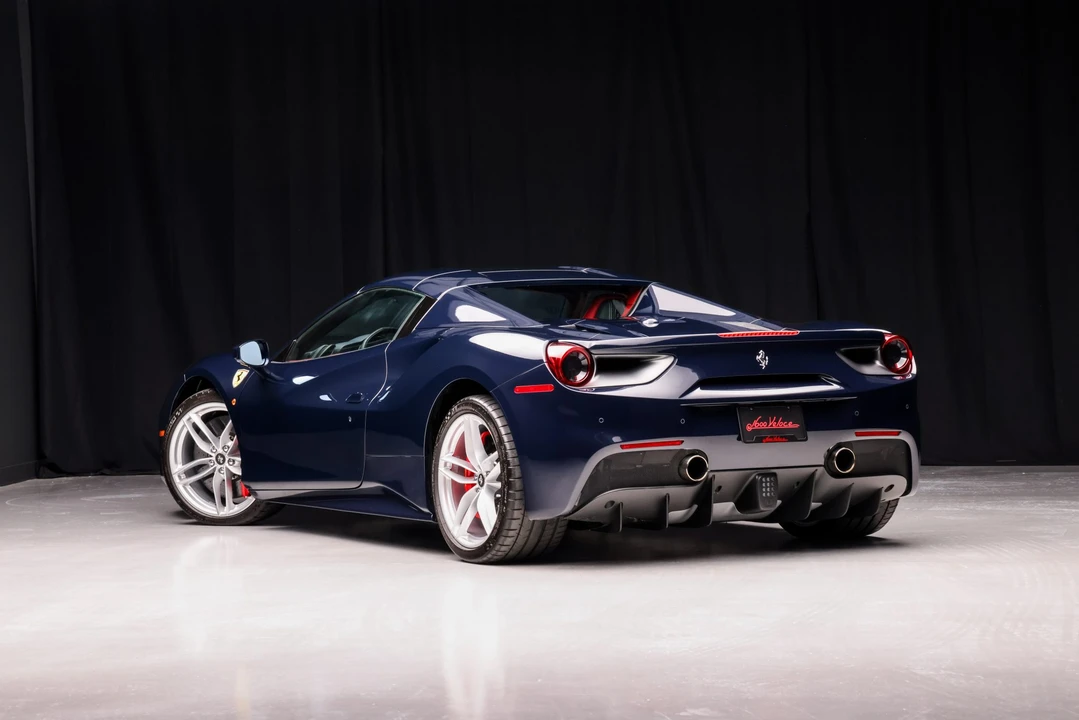 2018 Ferrari 488 Spider - Image 11 of 31