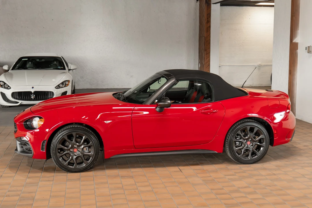 2018 Fiat 124 Spider - Image 10 of 31
