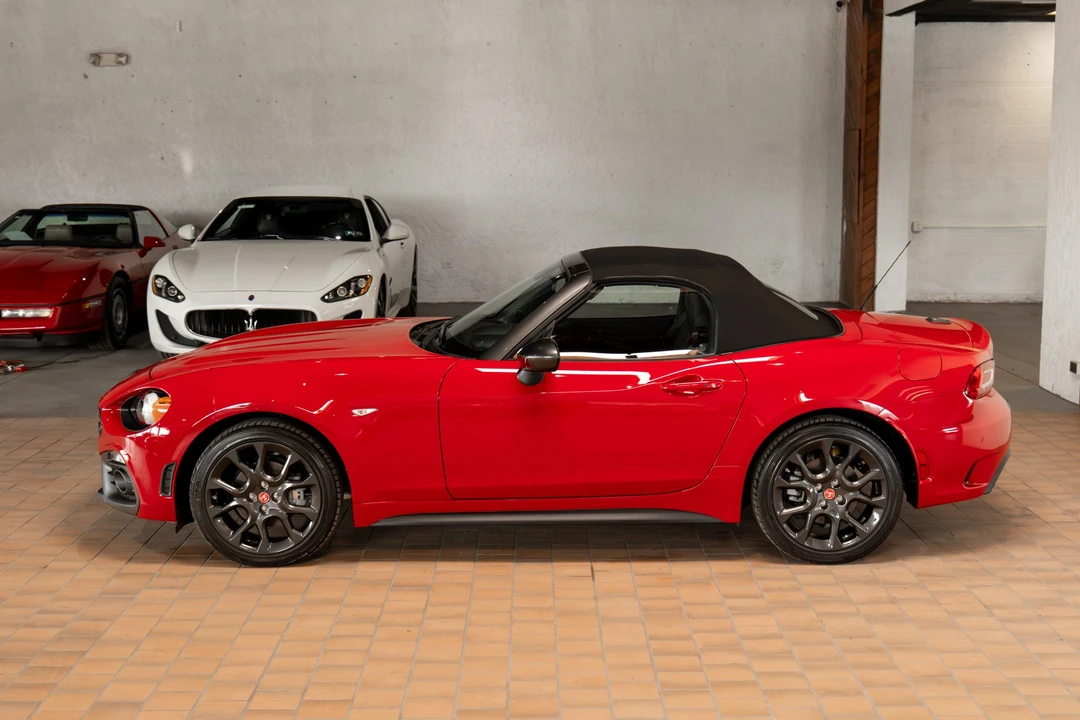 2018 Fiat 124 Spider - Image 14 of 31