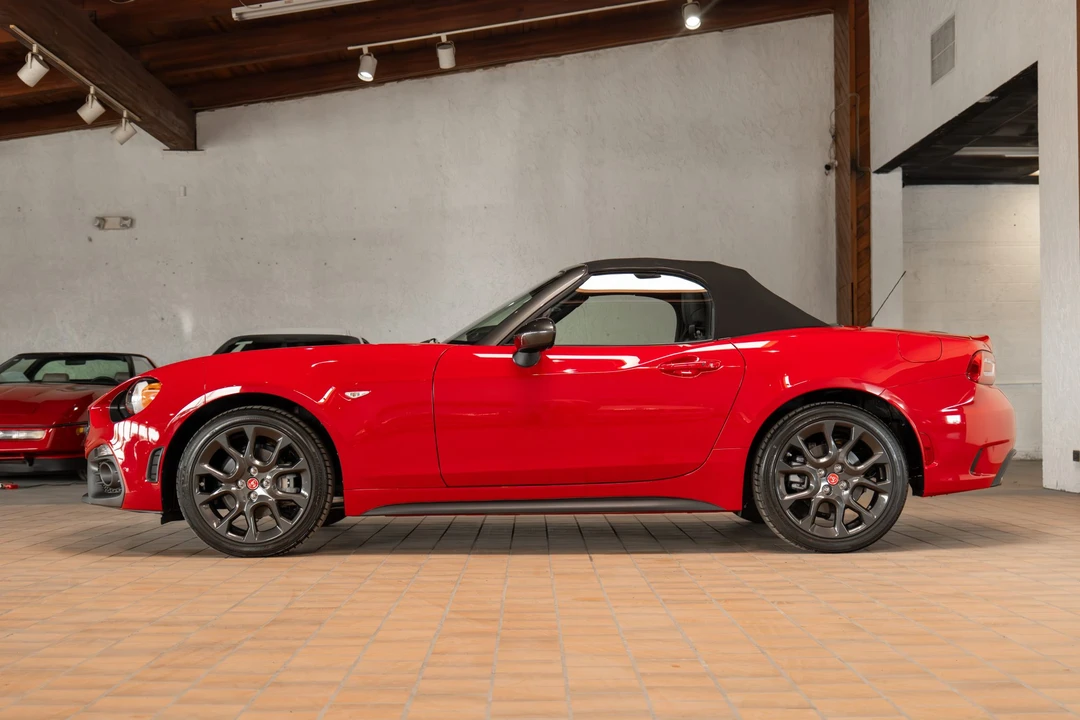 2018 Fiat 124 Spider - Image 12 of 31
