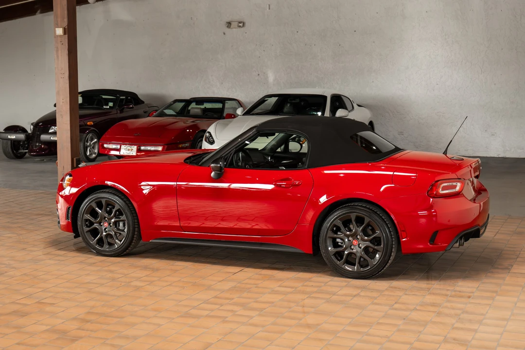 2018 Fiat 124 Spider - Image 15 of 31