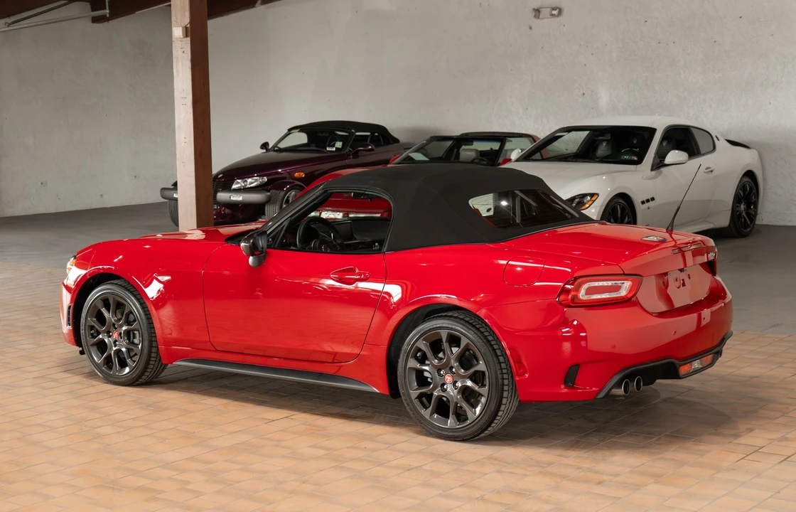 2018 Fiat 124 Spider - Image 16 of 31