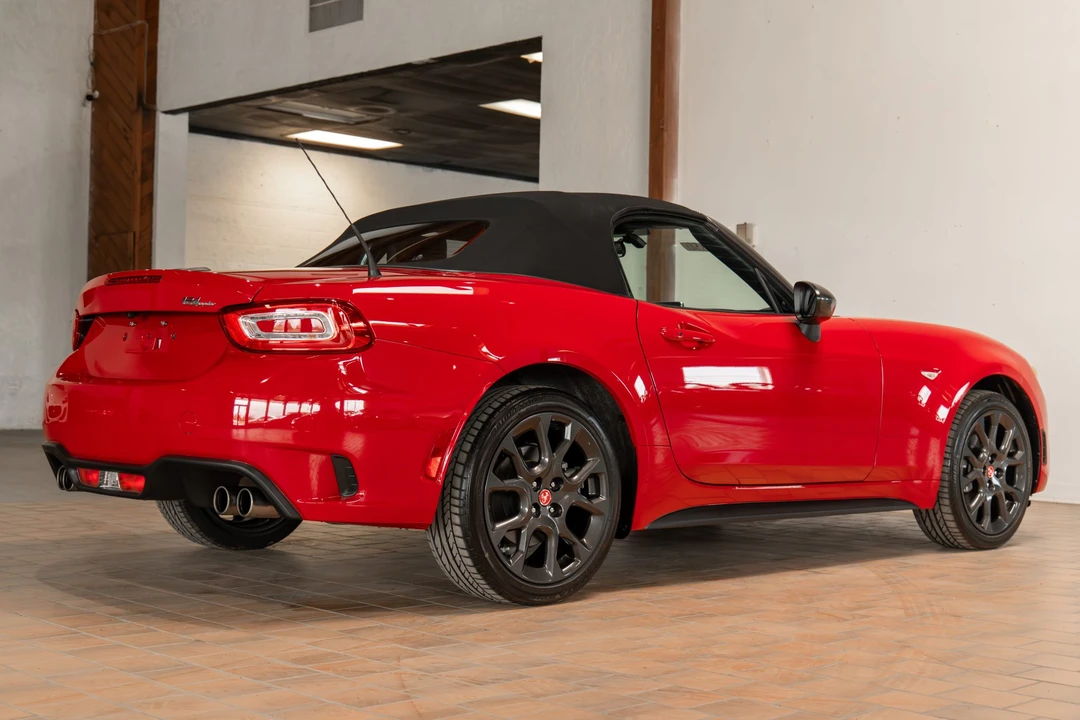 2018 Fiat 124 Spider - Image 31 of 31