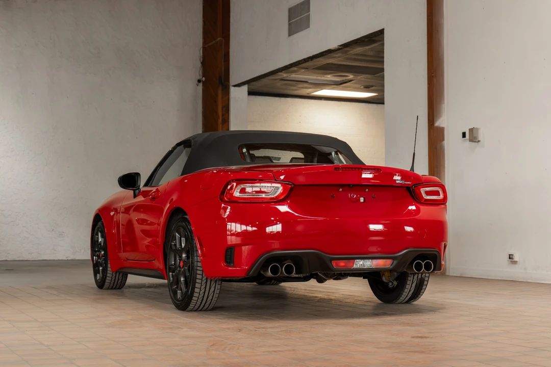 2018 Fiat 124 Spider - Image 23 of 31