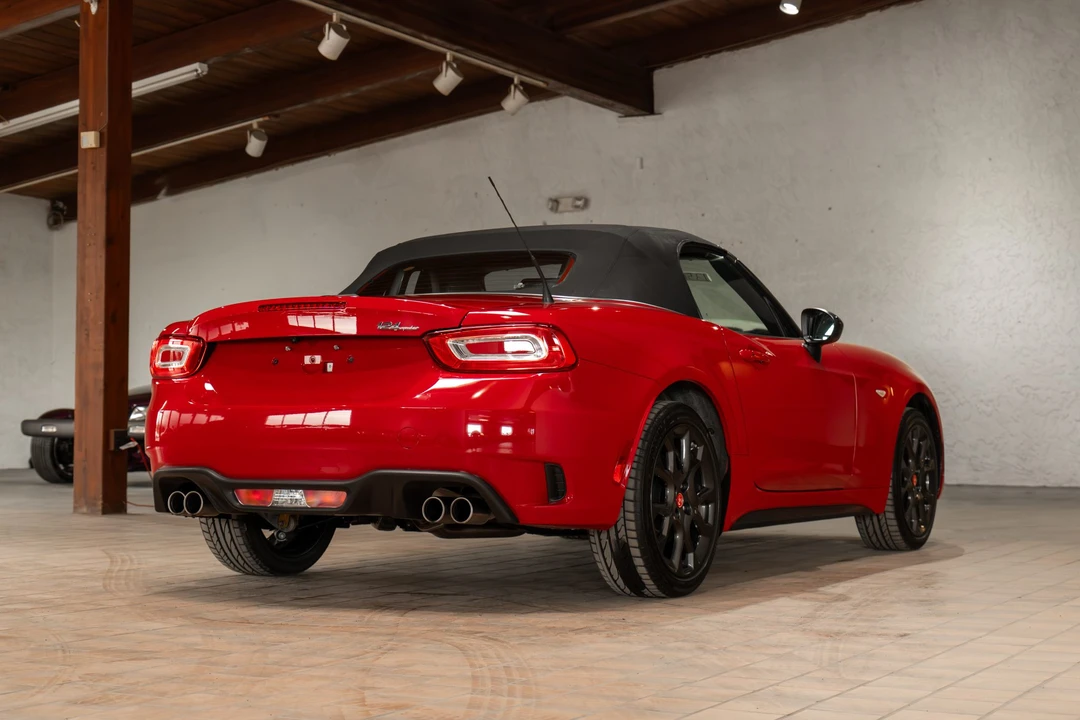 2018 Fiat 124 Spider - Image 27 of 31