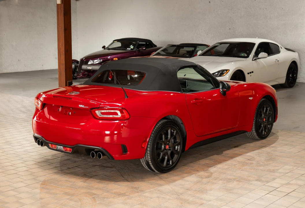 2018 Fiat 124 Spider - Image 28 of 31