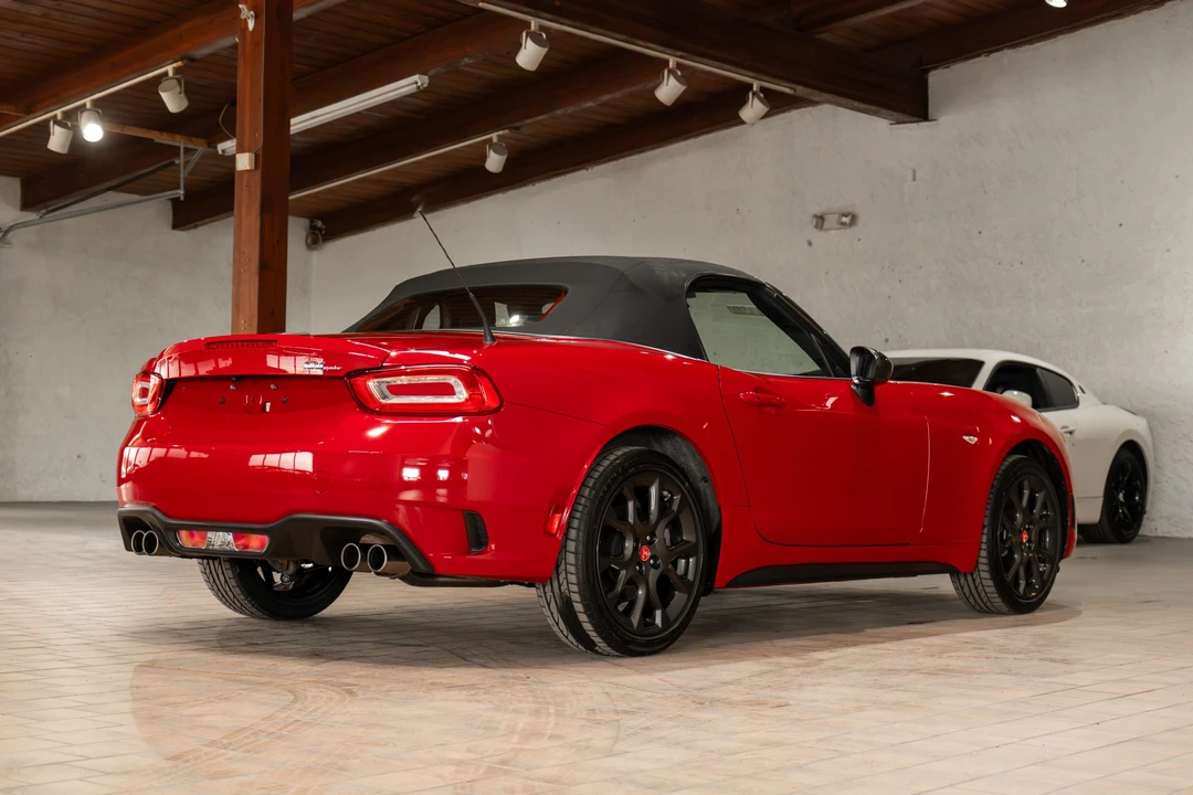 2018 Fiat 124 Spider - Image 29 of 31