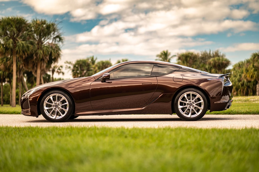 2019 Lexus LC - Image 30 of 31