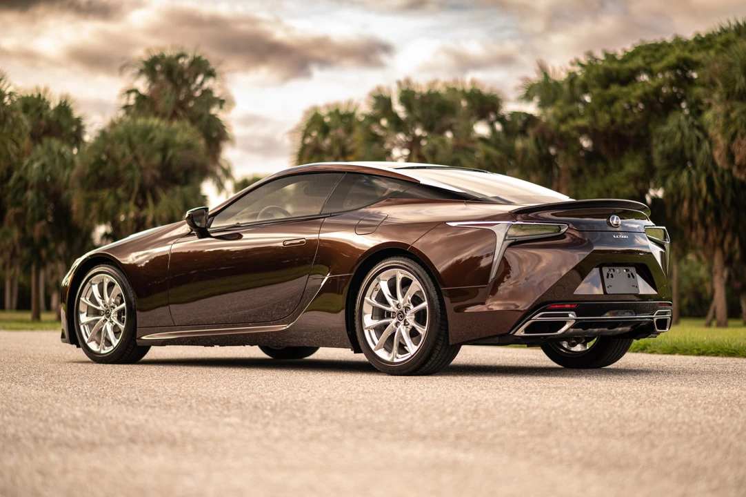 2019 Lexus LC - Image 27 of 31