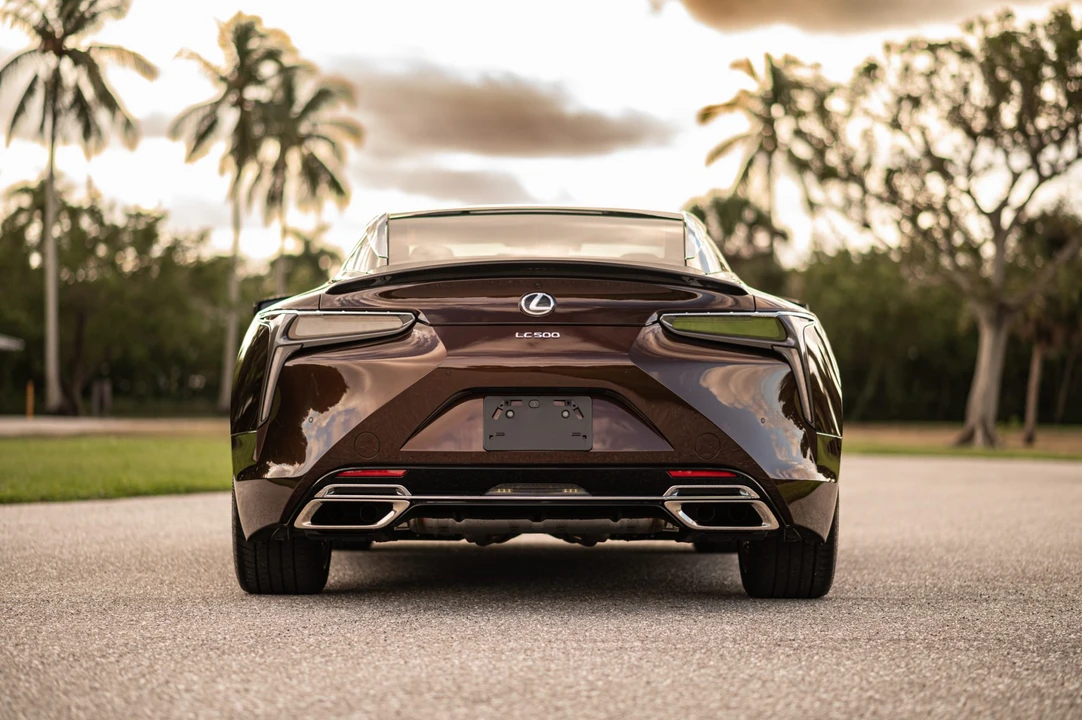 2019 Lexus LC - Image 24 of 31