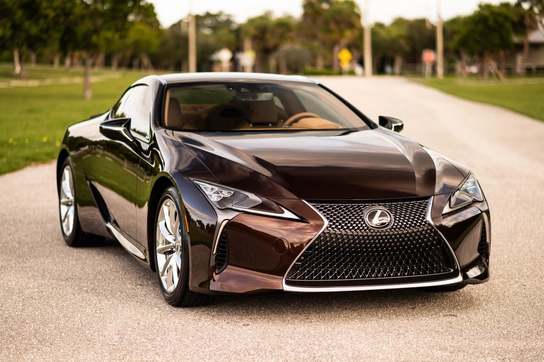 2019 Lexus LC - Image 9 of 31
