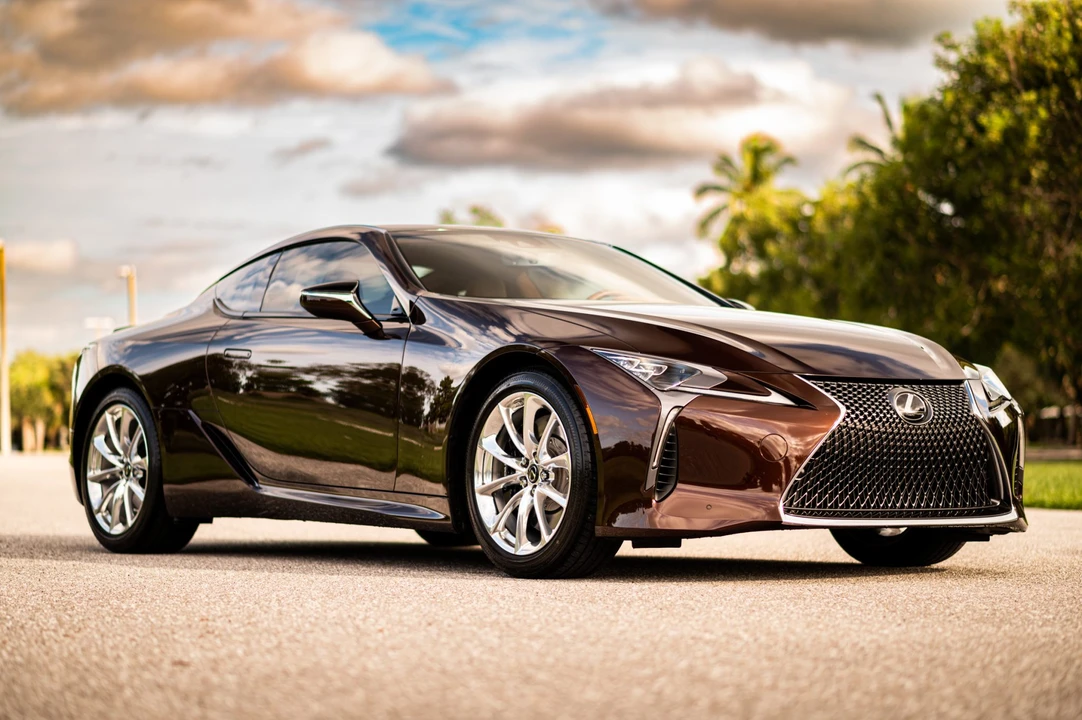 2019 Lexus LC - Image 12 of 31