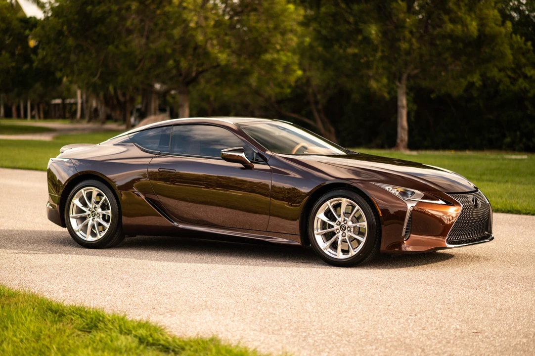 2019 Lexus LC - Image 13 of 31